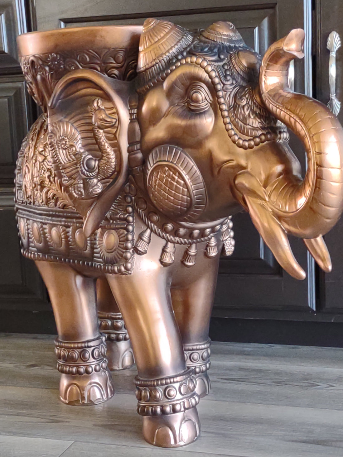 Exquisite Bronze Colored Elephant Statues From India: A Unique Touch for Your Home Decor